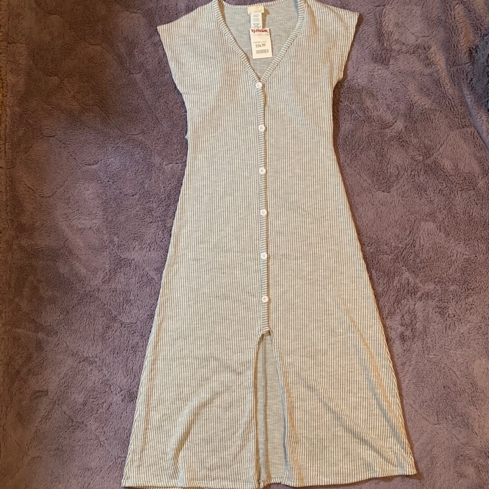 Midi V-neck dress